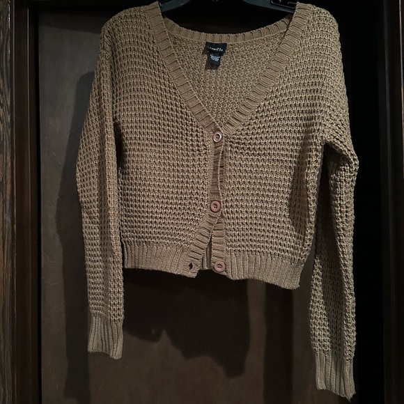 Brown Cropped Cardigan Sweater - Picture 2 of 9